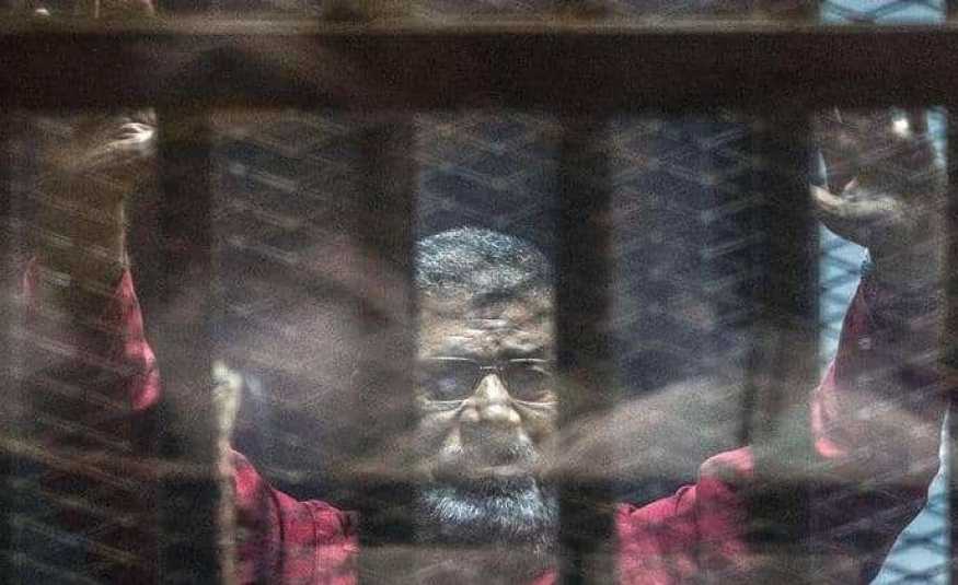 مصر.. التصريح بدفن جثة مرسي