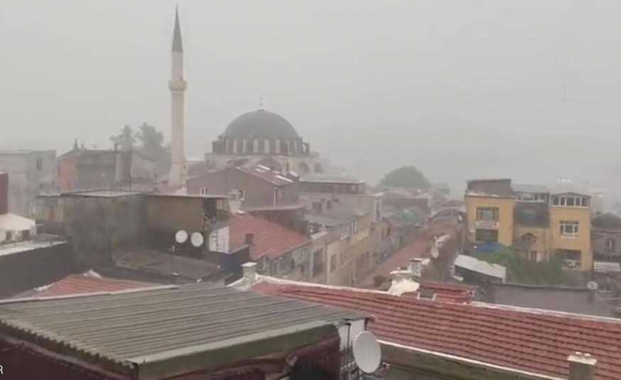 تركيا.. السيول تجتاح البازار الكبير