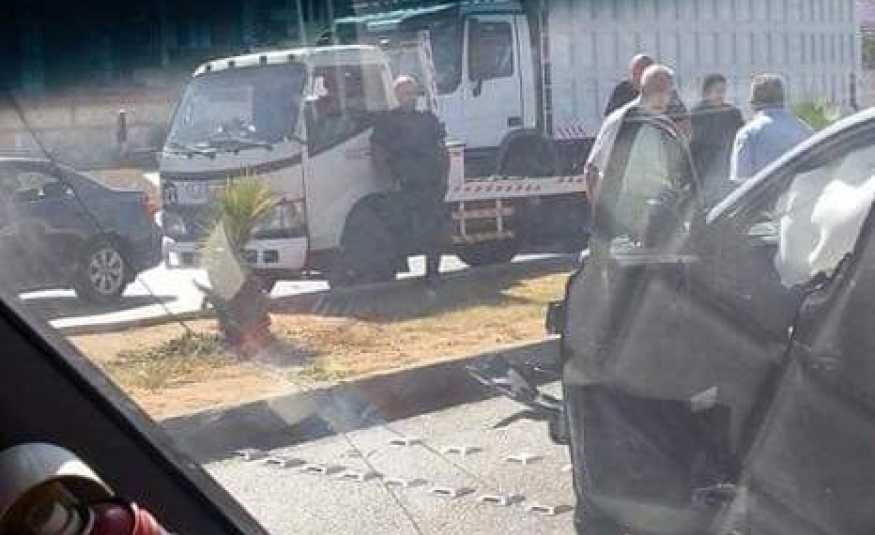 ٣ جرحى بحادث سير مقابل مدينة رفيق الحريري الرياضية في صيدا