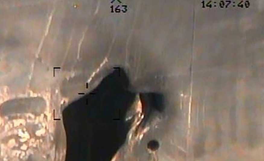 واشنطن تنشر صوراً تدين إيران في الهجوم على ناقلتي نفط ببحر عمان