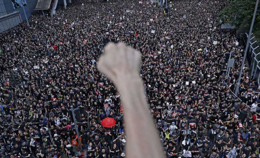 تعيلق احتجاجات هونغ كونغ.. والسبب: 
