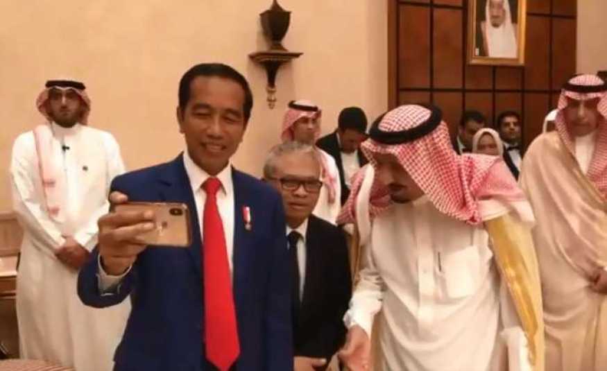 بالفيديو.. سيلفي تجمع الرئيس الإندونيسي بالملك سلمان