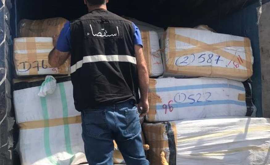 ضبط 4 شاحنات محملة ببضائع مهربة من سوريا الى لبنان