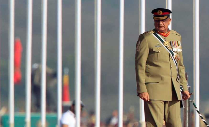 باكستان .. رئيس الوزراء يُبقي قائد الجيش القوي 3 سنوات في منصبه