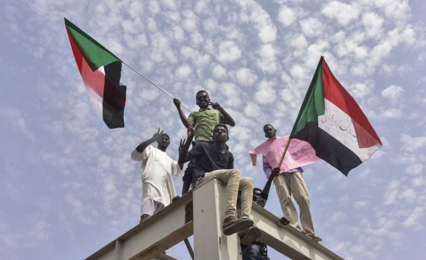 السودان تطوي صفحة النزاع.. التوقيع على الإتفاق الإنتقالي