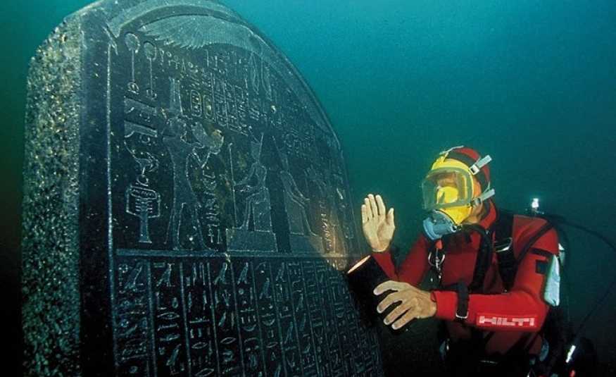 اكتشاف كنوز أثرية بمدينة غارقة تحت الماء 