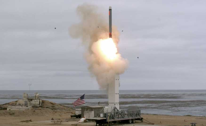 واشنطن تجري تجربة على صاروخ متوسط المدى
