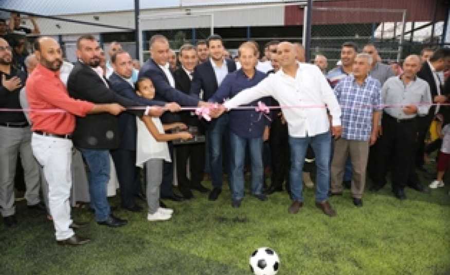 سليمان وطارق وطلال المرعبي افتتحوا ملعب "غصوب" في وادي خالد: سندعم الرياضة