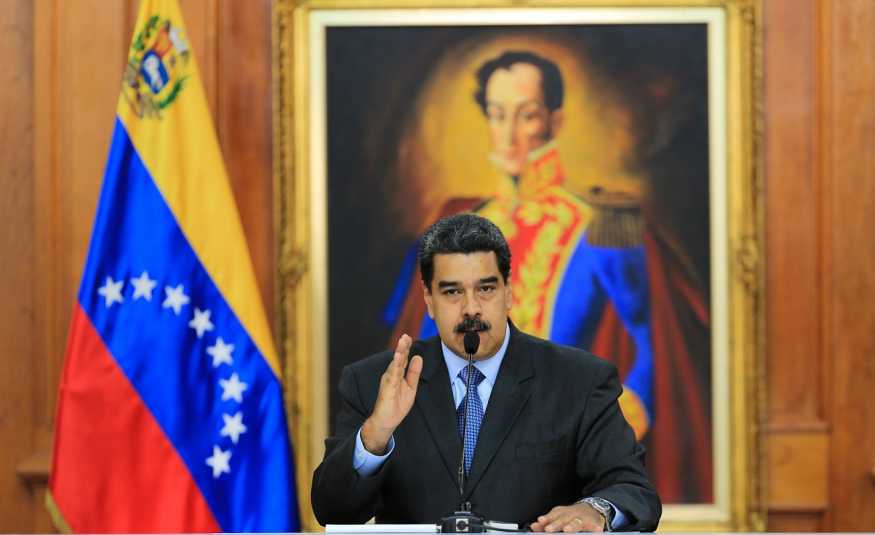  مادورو يرفض الخضوع 