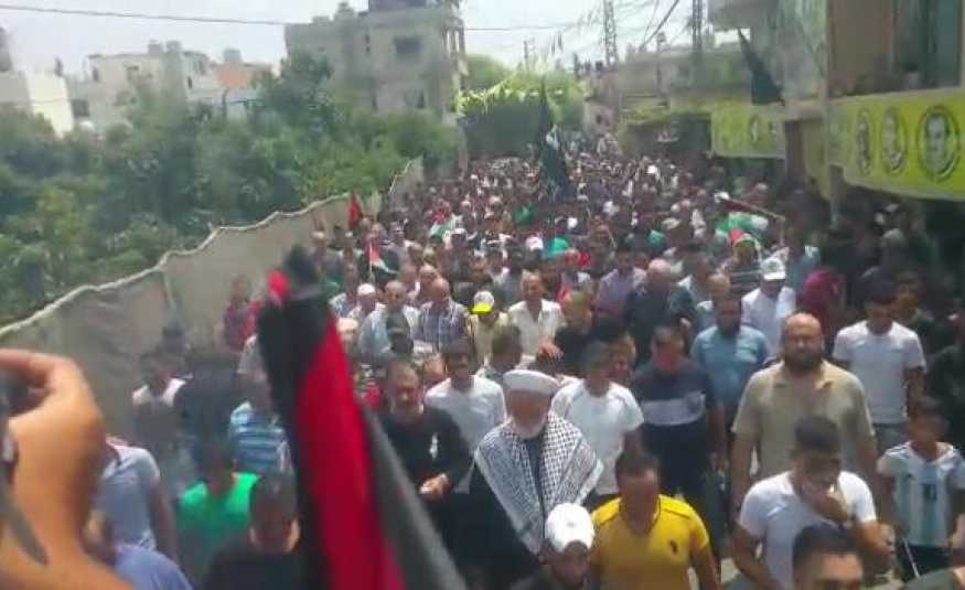 مسيرات فلسطينية في مخيمات صور احتجاجا على تدابير 