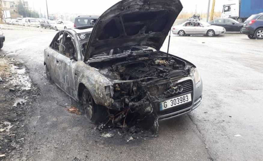 إخماد حريق داخل سيارة في شانيه-عاليه