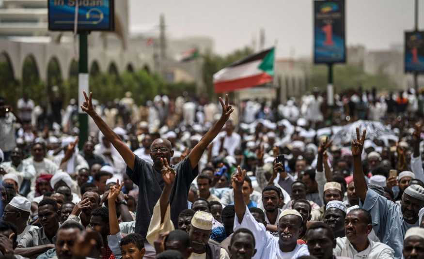 المجلس العسكري السوداني يحذر 