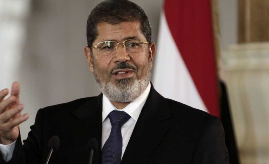 مرسي يوارى الثرى في القاهرة
